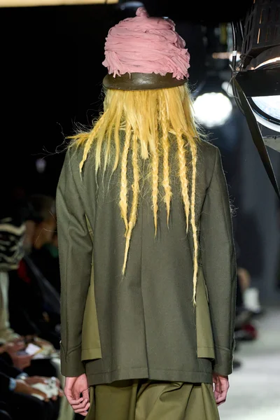 Look 28